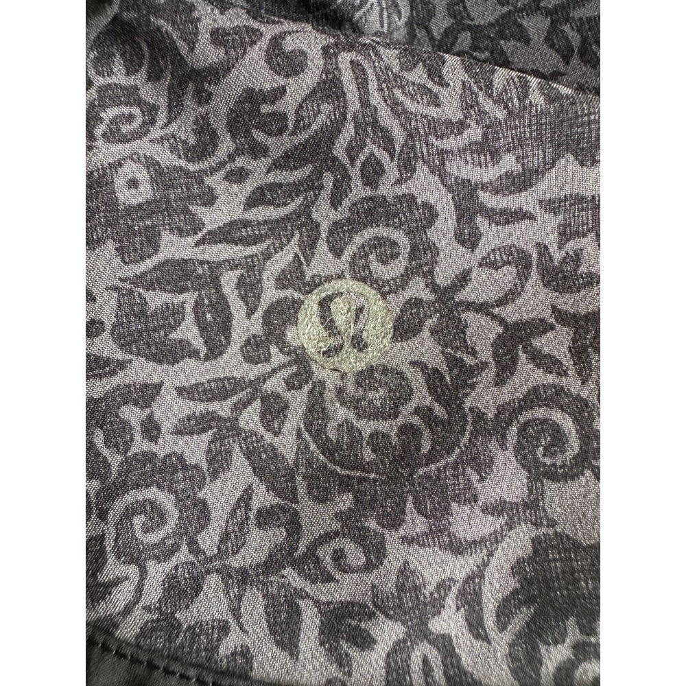 Lululemon Speed Short 2.5 Flossy Dark Carbon Black Paisley Shorts Women's Size 6 - Picture 12 of 15